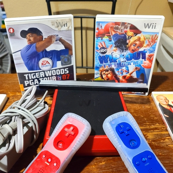 Nintendo Wii Mini console with all original accessories & 15 Games - Picture 11 of 12